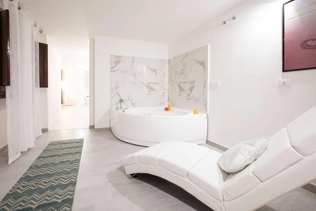 Unforgettable Split Level Jacuzzi Suite Navona - Top Collection Rome 0*,  Italy